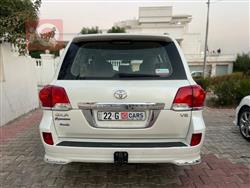 تۆیۆتا لاند کروزەر